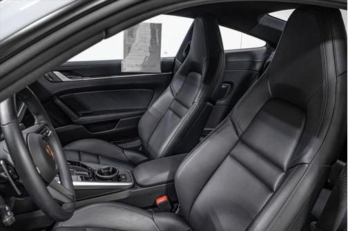 2025 Porsche 911 Carrera