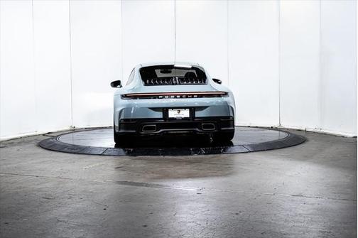 2025 Porsche 911 Carrera