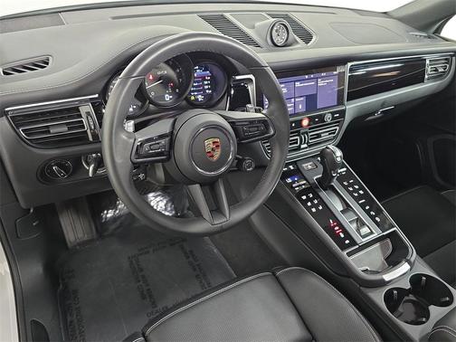 2025 Porsche Macan GTS