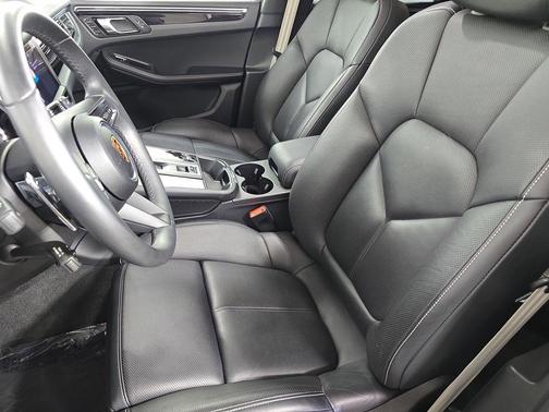 Chalk 2025 Porsche Macan S