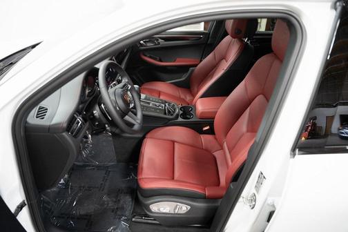 2024 Porsche Macan 