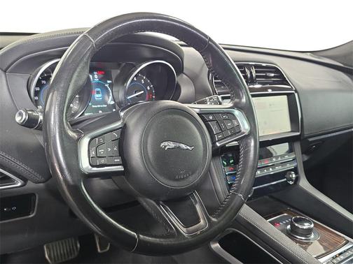 2019 Jaguar F-PACE 25t Prestige