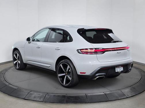 Chalk 2025 Porsche Macan Macan