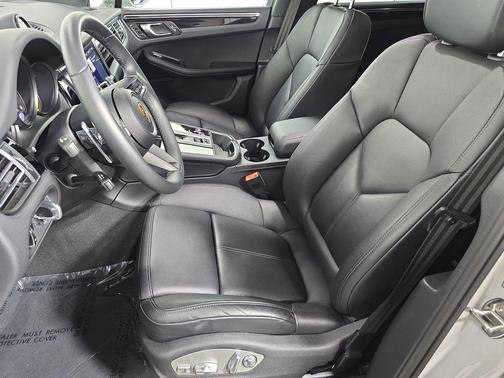 Chalk 2025 Porsche Macan Macan