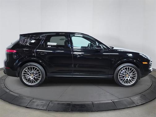 2022 Porsche Cayenne Platinum Edition