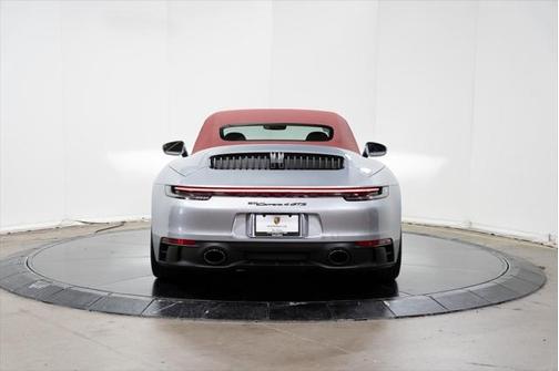 2022 Porsche 911 Carrera 4 GTS