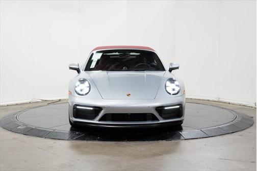 2022 Porsche 911 Carrera 4 GTS