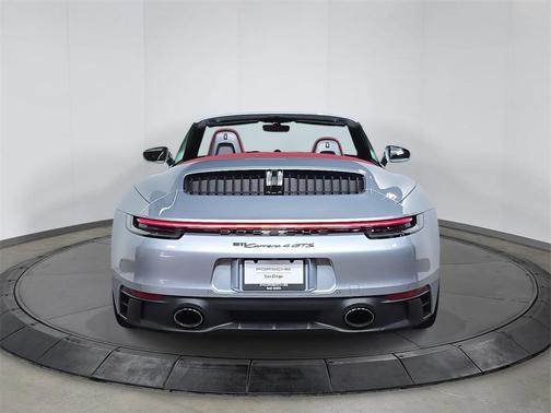2022 Porsche 911 Carrera 4 GTS