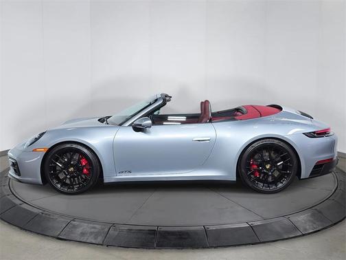 2022 Porsche 911 Carrera 4 GTS