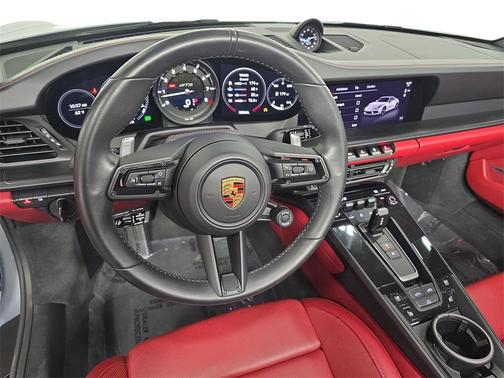 2022 Porsche 911 Carrera 4 GTS