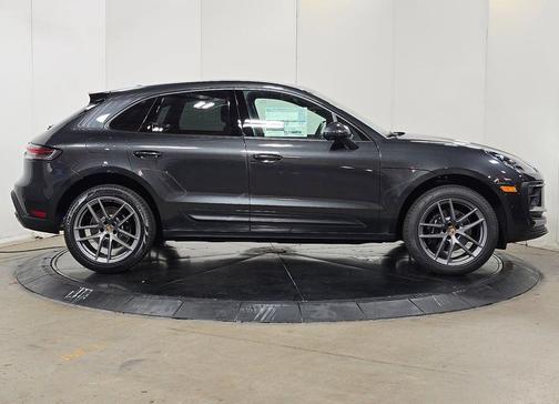 Volcano Grey Metallic 2025 Porsche Macan Macan