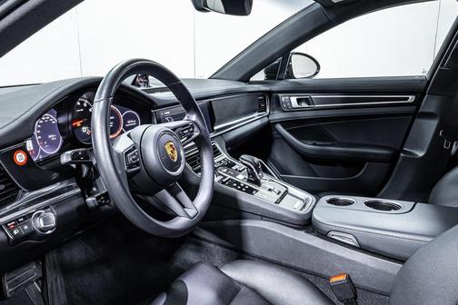 2022 Porsche Panamera Platinum Edition