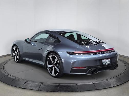 2025 Porsche 911 Carrera