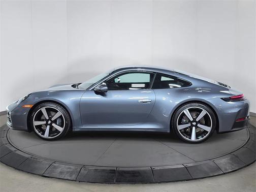 2025 Porsche 911 Carrera