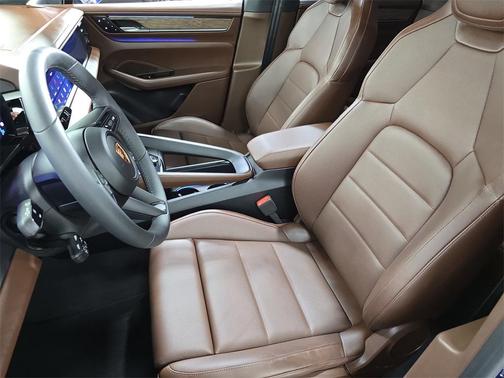 2025 Porsche Macan 4S