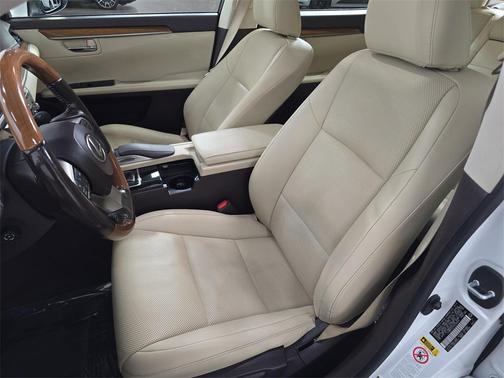 2016 Lexus ES 300h Base