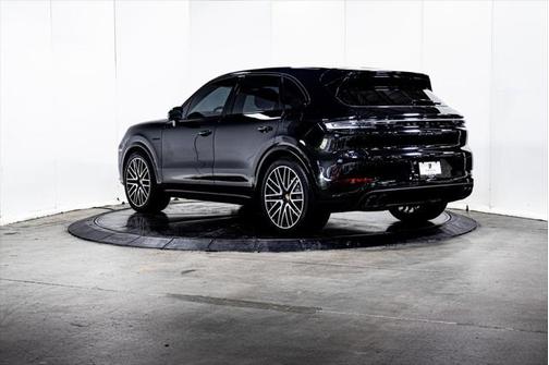 2024 Porsche Cayenne E-Hybrid S
