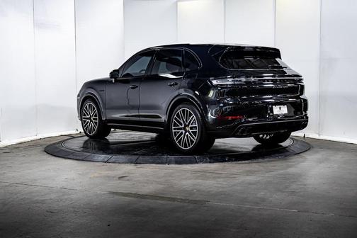 2024 Porsche Cayenne Turbo