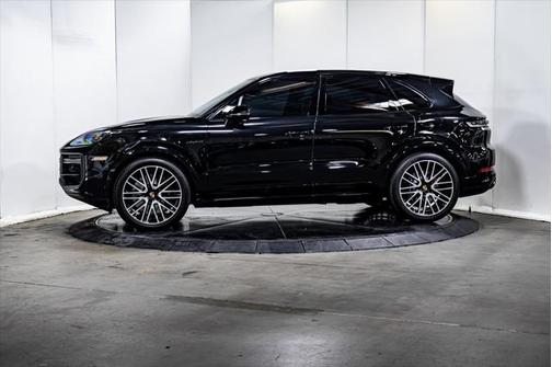 2024 Porsche Cayenne E-Hybrid S
