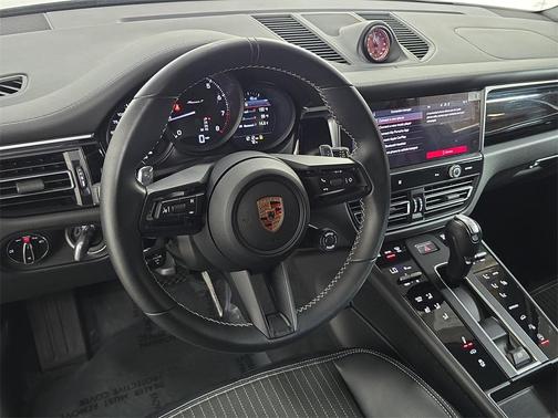 2024 Porsche Macan T