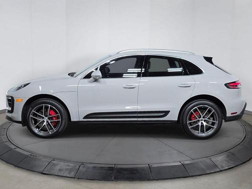Chalk 2023 Porsche Macan Macan