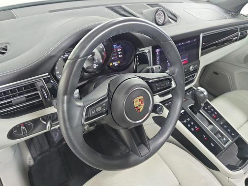 Chalk 2023 Porsche Macan Macan