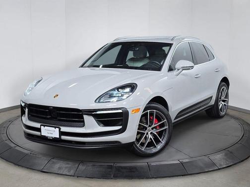 Chalk 2023 Porsche Macan Macan