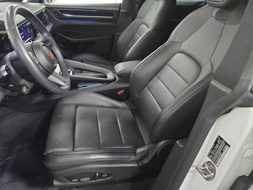 White 2025 Porsche Macan