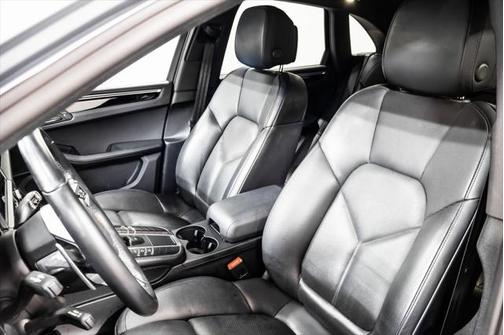 2021 Porsche Macan Base