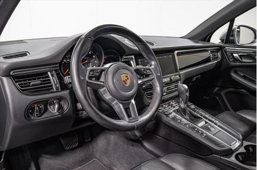 2021 Porsche Macan Base