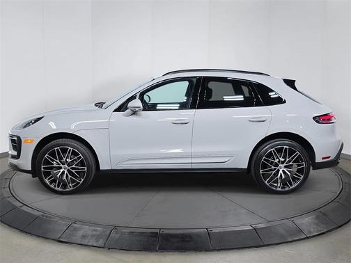 2026 Porsche Macan 