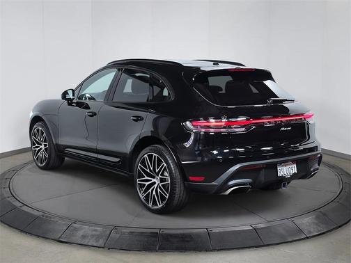 2025 Porsche Macan 