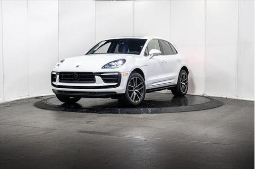 2025 Porsche Macan Base
