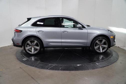 2024 Porsche Macan 