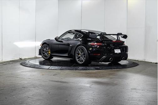 2025 Porsche 718 Cayman GT4 RS
