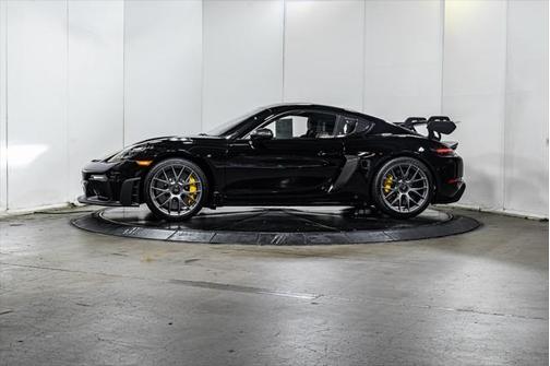 2025 Porsche 718 Cayman GT4 RS