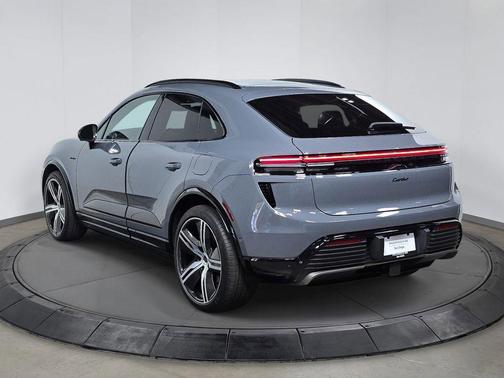 Slate Grey Neo 2025 Porsche Macan Macan Electric Turbo