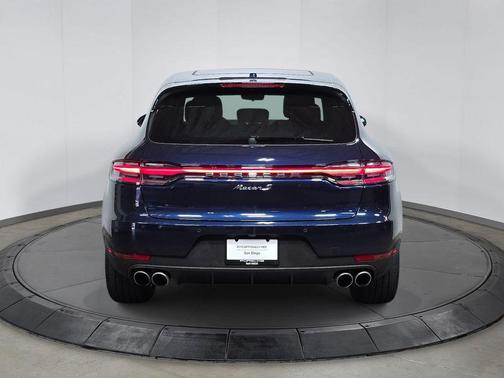 Night Blue Metallic 2020 Porsche Macan Macan