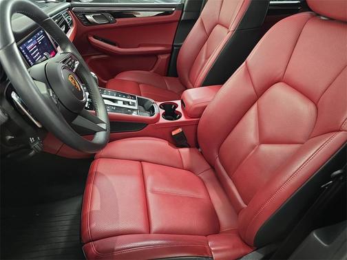 2023 Porsche Macan 