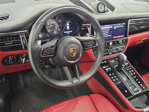 2023 Porsche Macan 