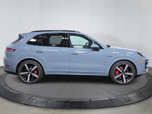 2024 Porsche Cayenne S