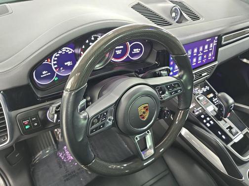 Chalk 2023 Porsche Cayenne Turbo