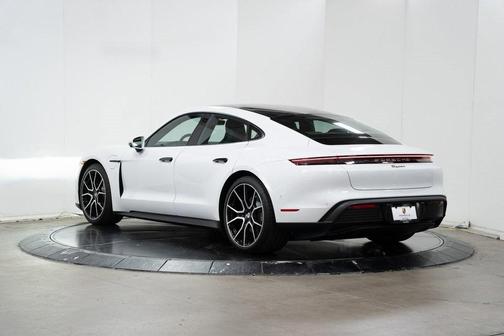 2025 Porsche Taycan 