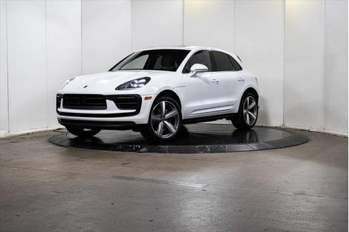 2025 Porsche Macan Base