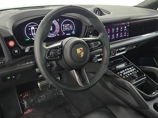 2025 Porsche Cayenne GTS
