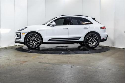 2022 Porsche Macan Base