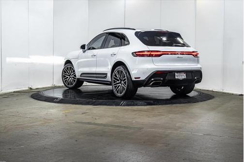 2022 Porsche Macan Base