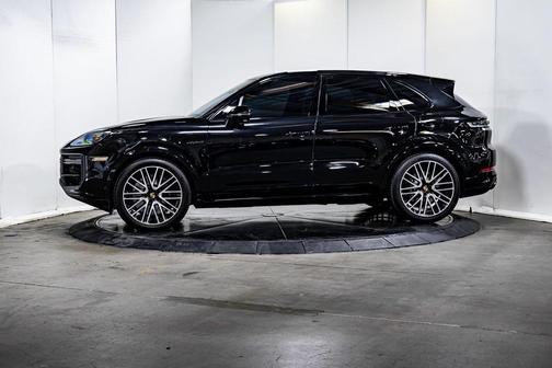 2024 Porsche Cayenne Turbo