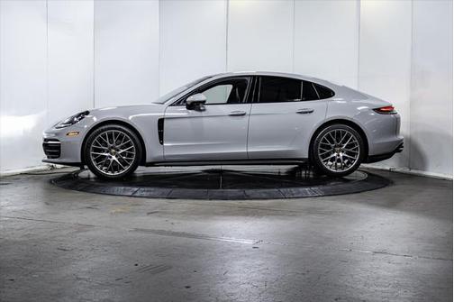 2022 Porsche Panamera