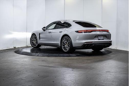 2022 Porsche Panamera